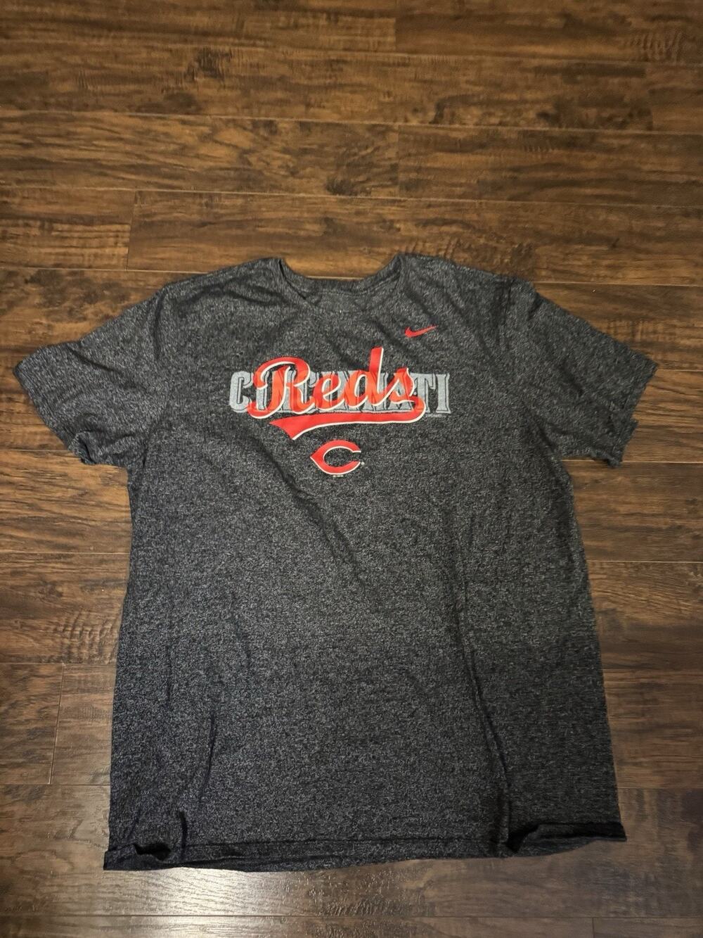 Nike Tee Cincinnati Reds Graphic Print Mens Athletic Cut 2XL Gray Tshirt